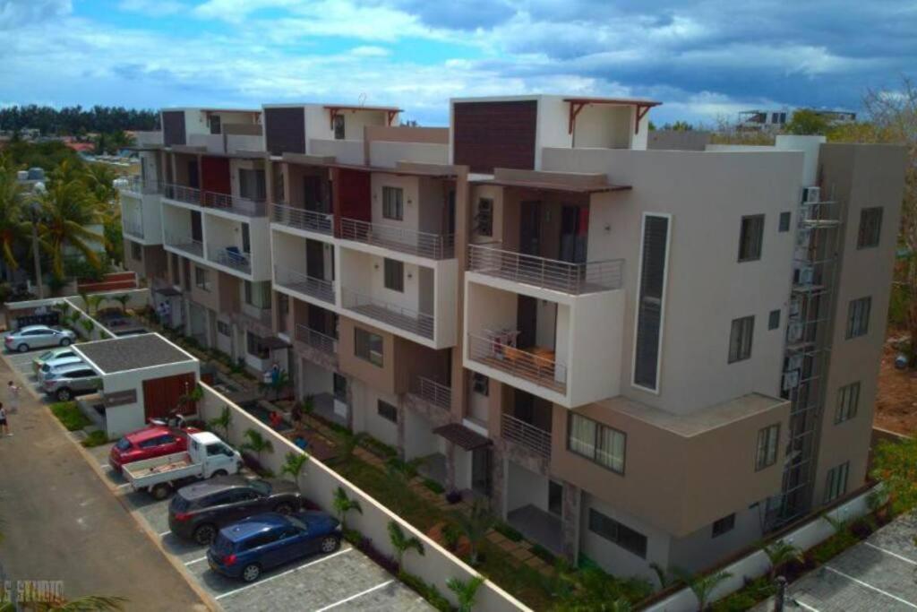 Modern And Cosy Condo: Westwood Apartments Flic en Flac ภายนอก รูปภาพ