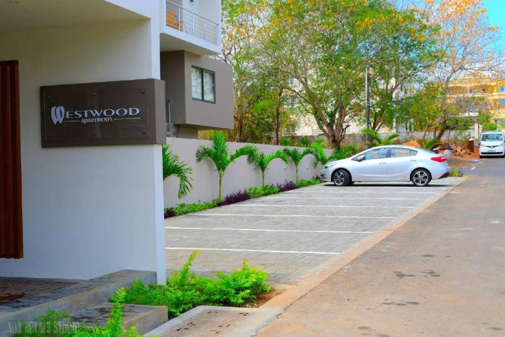 Modern And Cosy Condo: Westwood Apartments Flic en Flac ภายนอก รูปภาพ