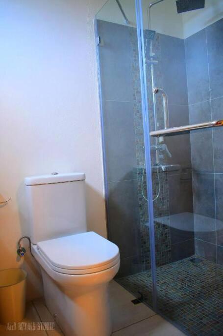 Modern And Cosy Condo: Westwood Apartments Flic en Flac ภายนอก รูปภาพ