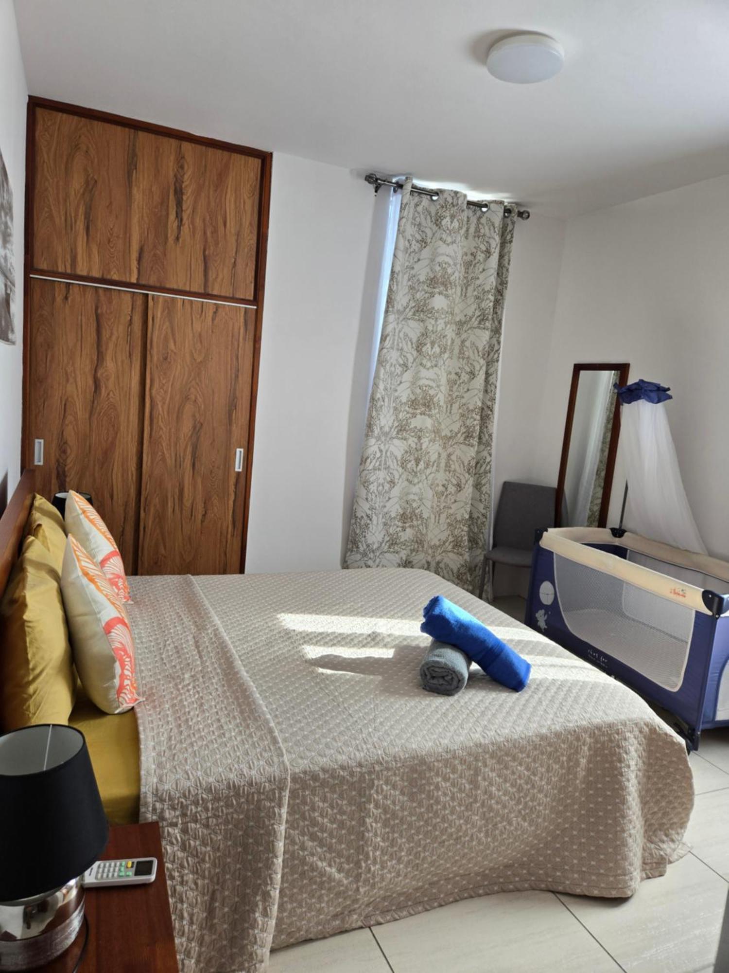 Modern And Cosy Condo: Westwood Apartments Flic en Flac ภายนอก รูปภาพ